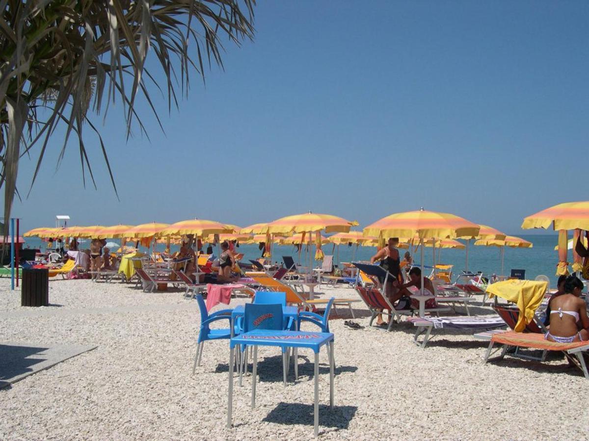 L'Oasi Di Lulu' Hotel Senigallia Buitenkant foto