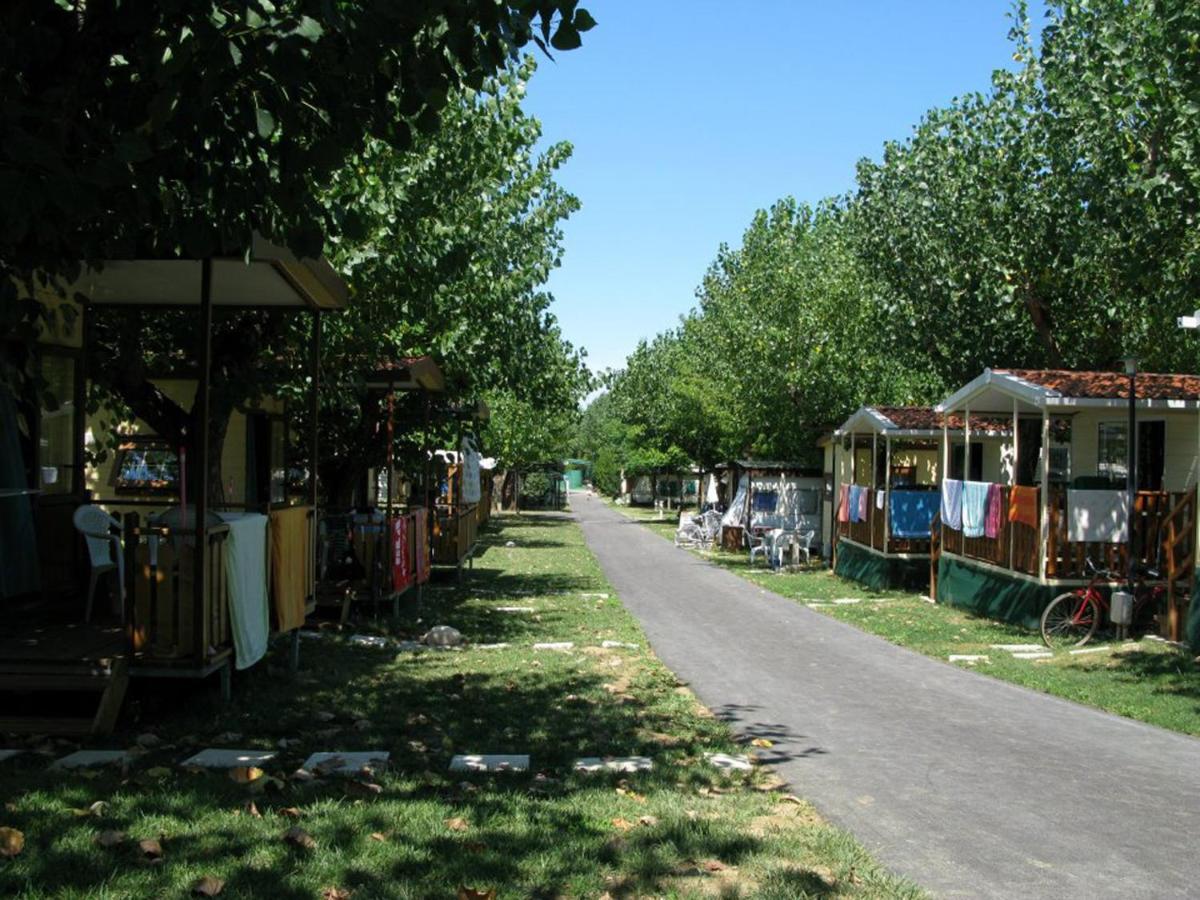 L'Oasi Di Lulu' Hotel Senigallia Buitenkant foto