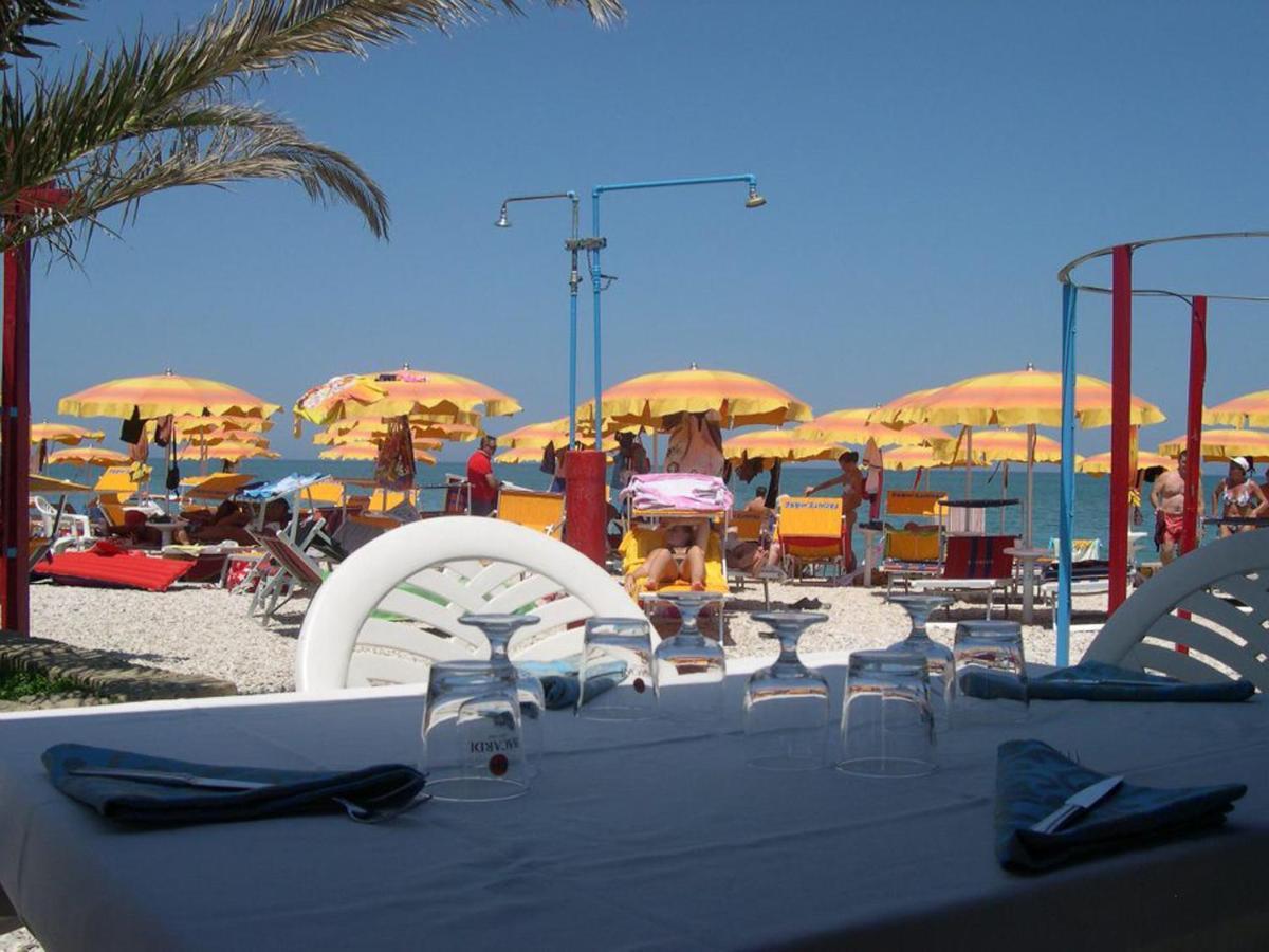 L'Oasi Di Lulu' Hotel Senigallia Buitenkant foto